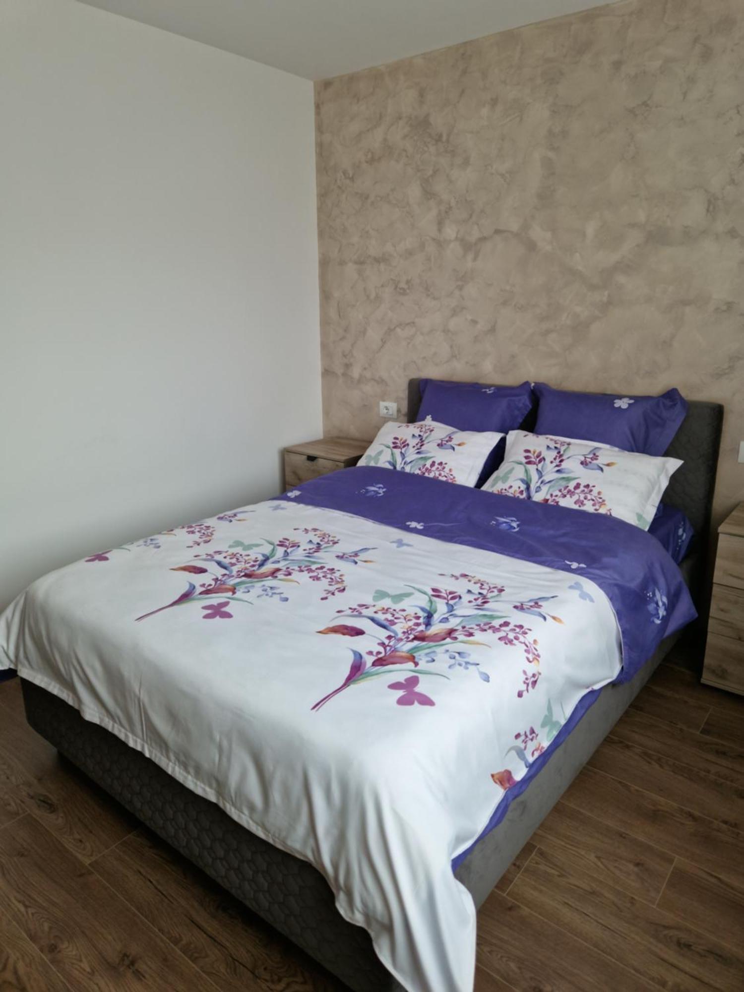 Downtown Apartment Râmnicu Vâlcea Buitenkant foto