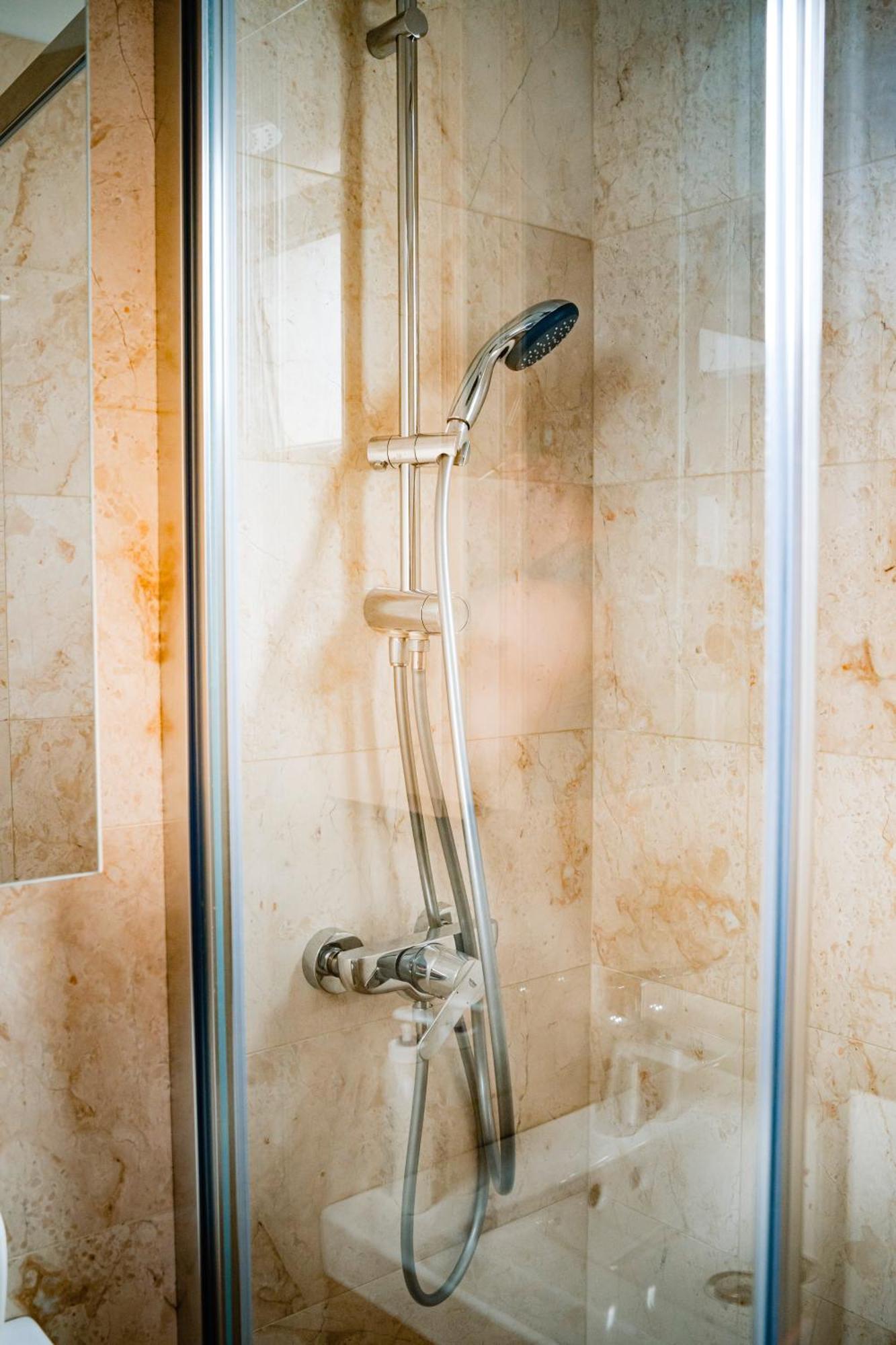 Downtown Apartment Râmnicu Vâlcea Buitenkant foto